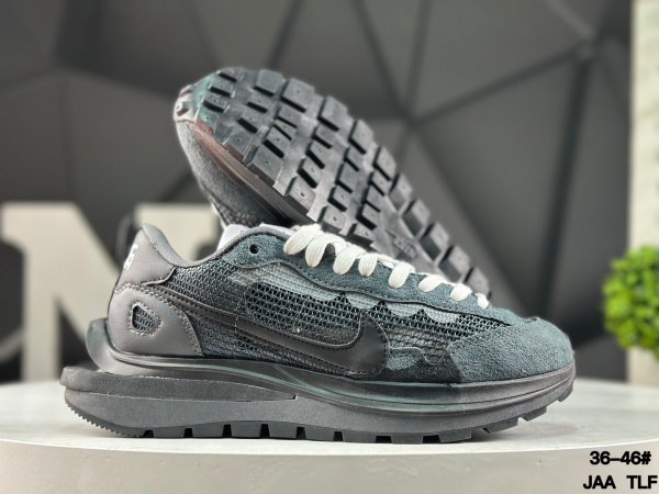 NIKE LDWAFFLE SACAI-W-0110