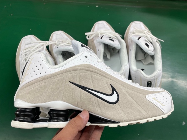 Shox R4-M-0072