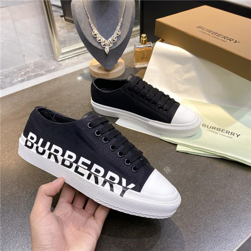 Burberry Shoes-W-016