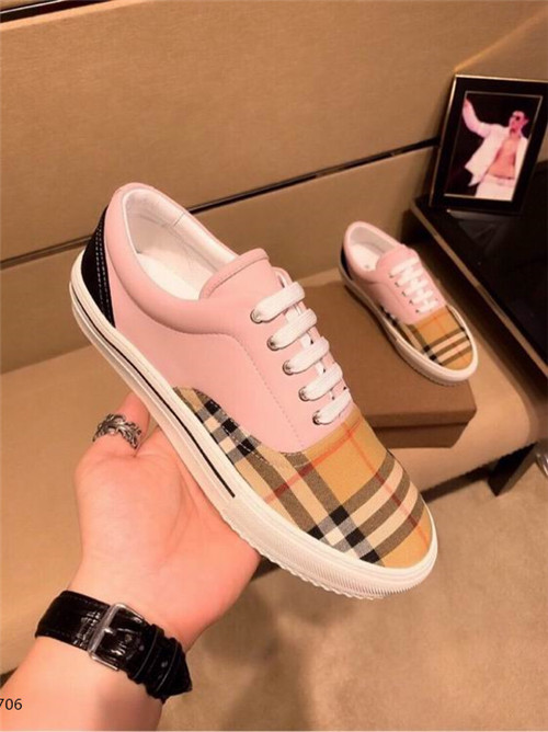 Burberry Shoes-M-153