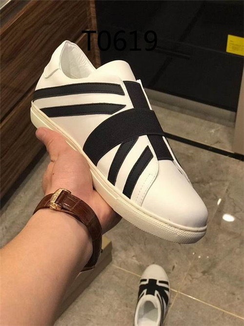 Burberry Shoes-M-018