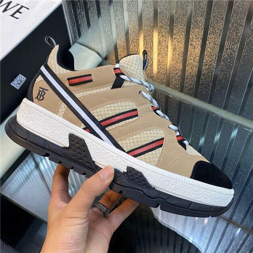 Burberry Shoes-M-181