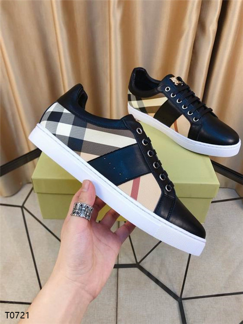 Burberry Shoes-M-200