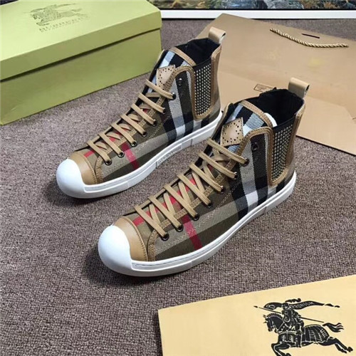 Burberry Shoes-M-025