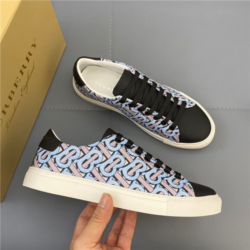 Burberry Shoes-M-279