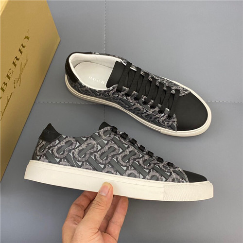 Burberry Shoes-M-281