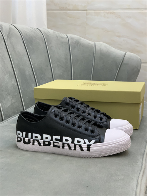 Burberry Shoes-M-316