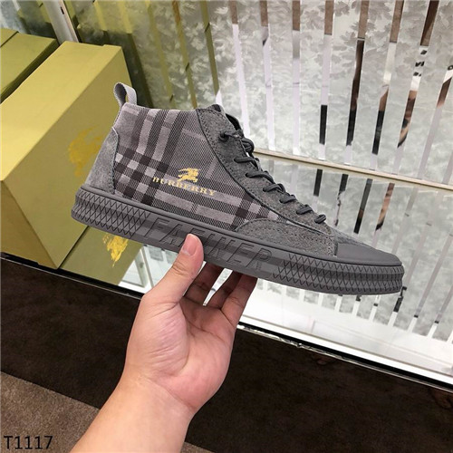 Burberry Shoes-M-033