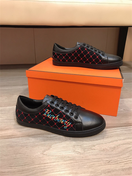 Burberry Shoes-M-335