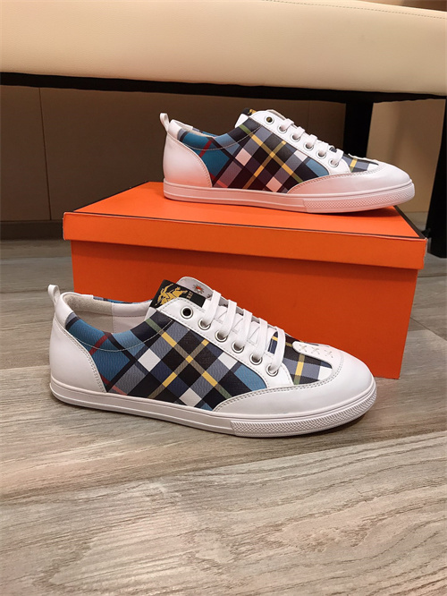Burberry Shoes-M-340
