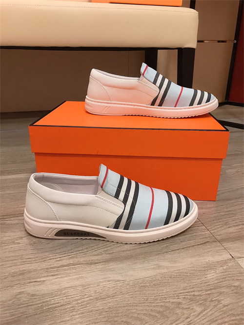 Burberry Shoes-M-345