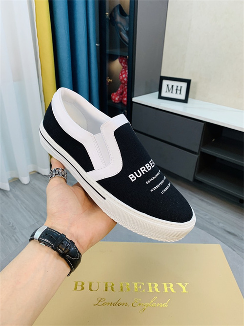 Burberry Shoes-M-366