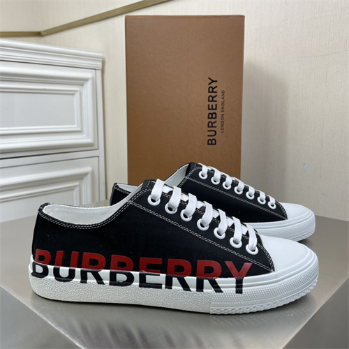 Burberry Shoes-M-426