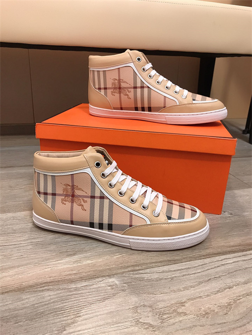 Burberry Shoes-M-438