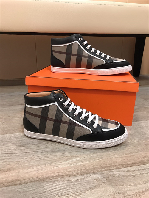 Burberry Shoes-M-439