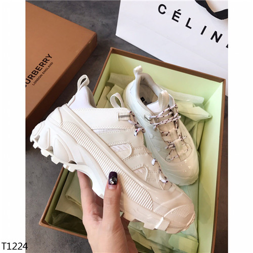 Burberry Shoes-M-045