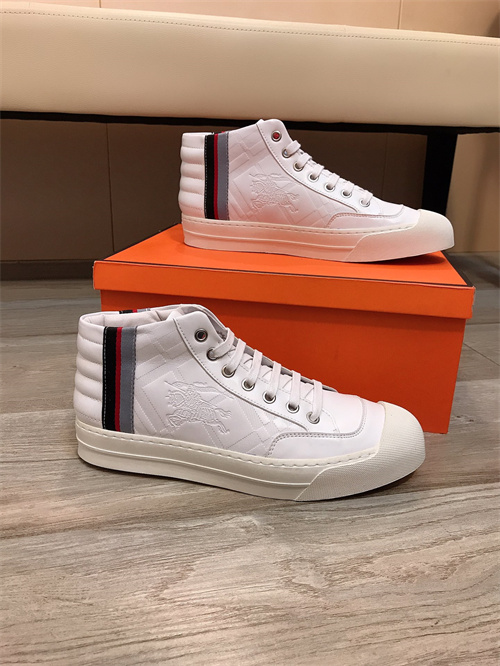 Burberry Shoes-M-453