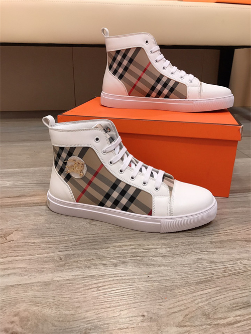 Burberry Shoes-M-457