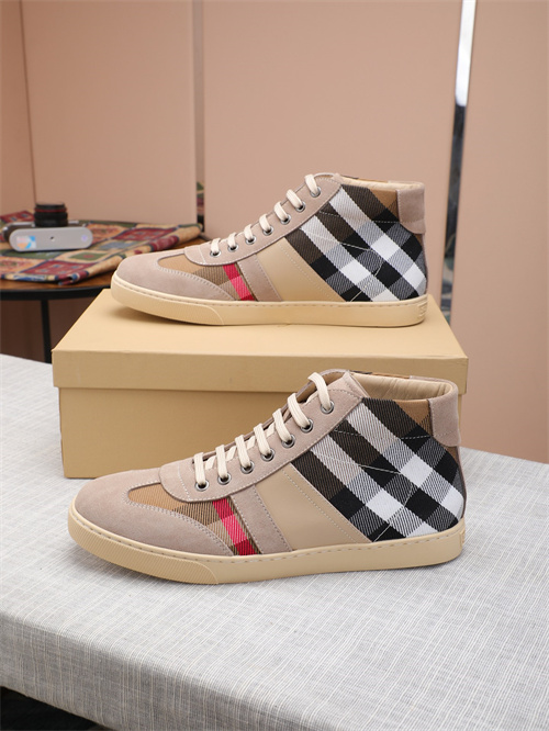 Burberry Shoes-M-467