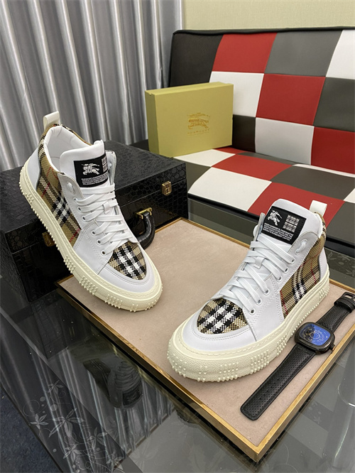 Burberry Shoes-M-477