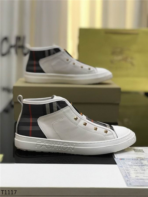 Burberry Shoes-M-053