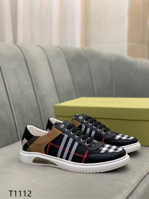 Burberry Shoes-M-541