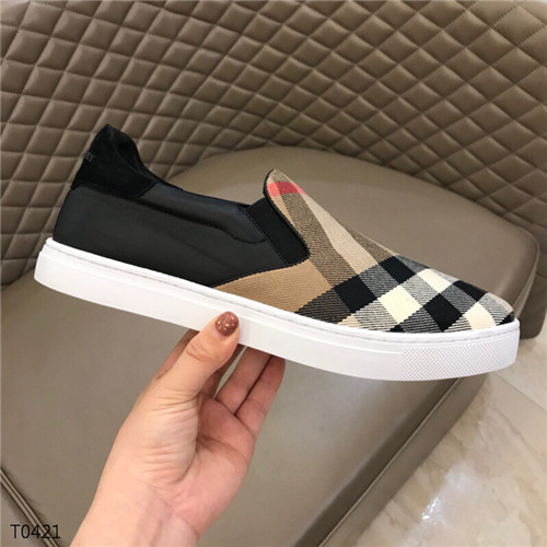 Burberry Shoes-M-056