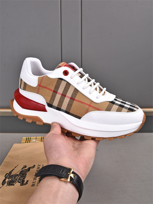 Burberry Shoes-M-557