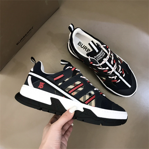 Burberry Shoes-M-583