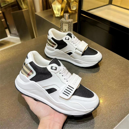 Burberry Shoes-M-606