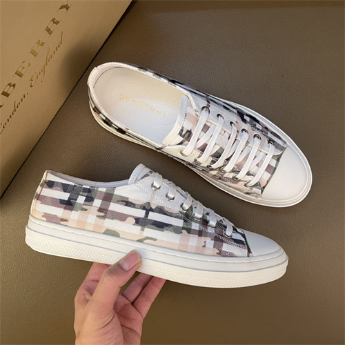 Burberry Shoes-M-625