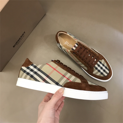 Burberry Shoes-M-655