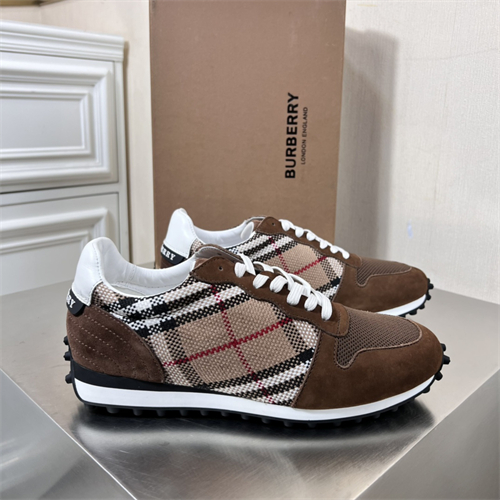 Burberry Shoes-M-703