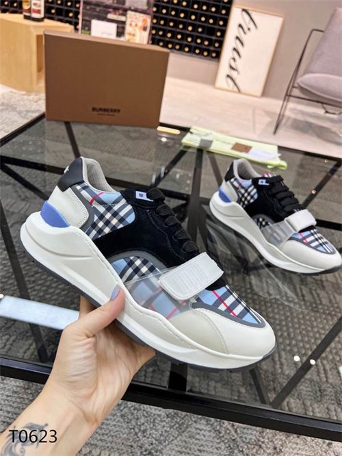 Burberry Shoes-M-722
