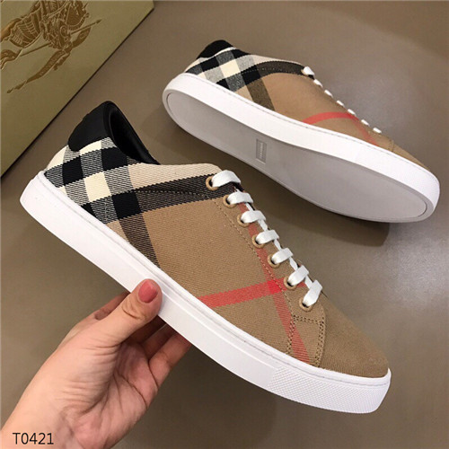 Burberry Shoes-M-079