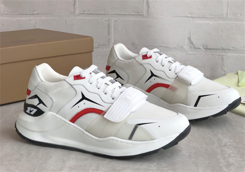 Burberry Shoes-M-800