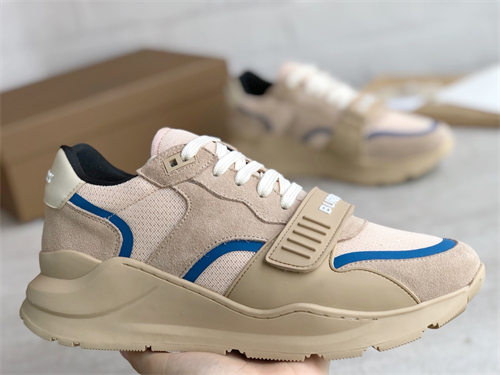 Burberry Shoes-M-802