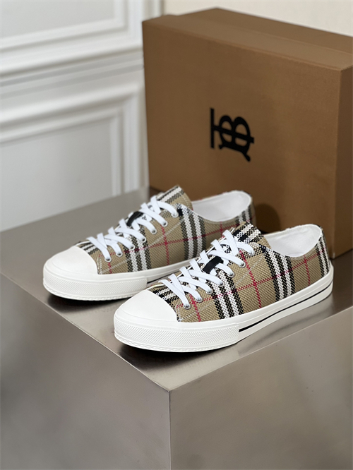 Burberry Shoes-W-0080