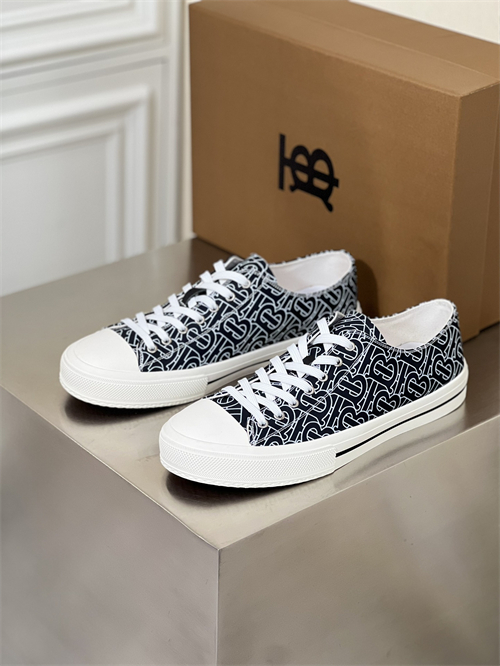 Burberry Shoes-W-0085