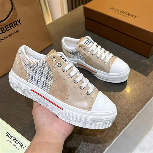 Burberry Shoes-M-839