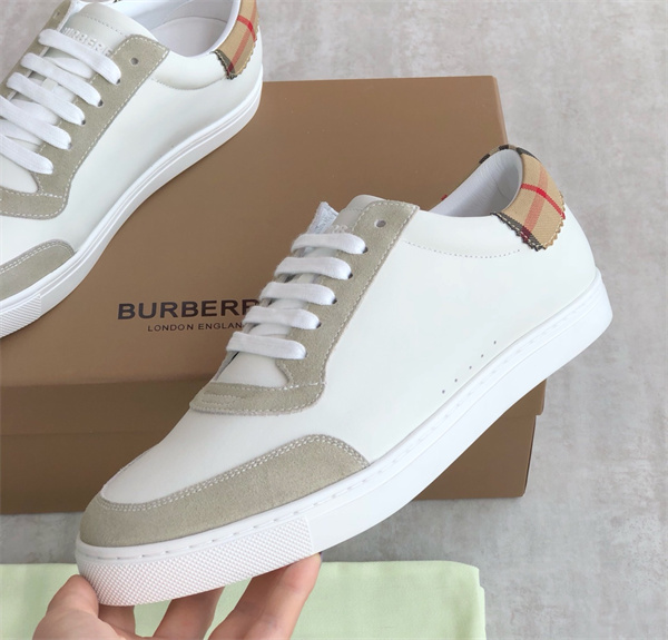 Burberry Shoes-M-852