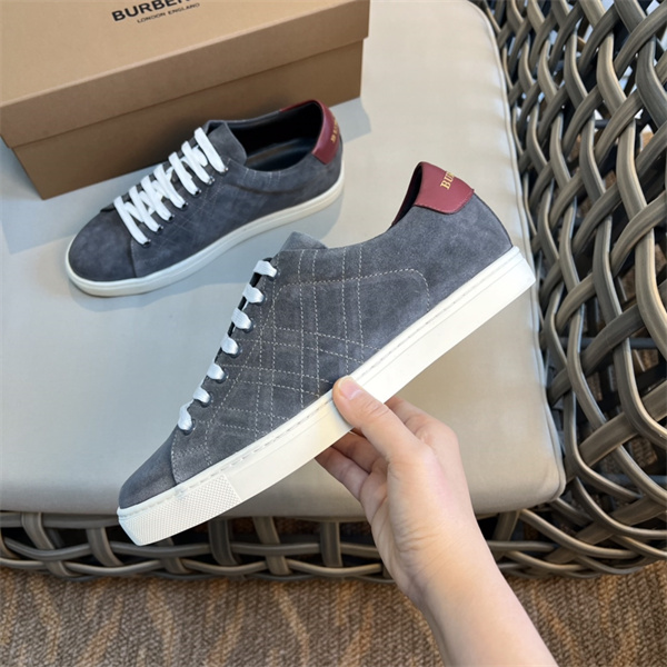 Burberry Shoes-M-855
