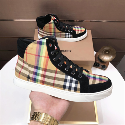 Burberry Shoes-M-0901