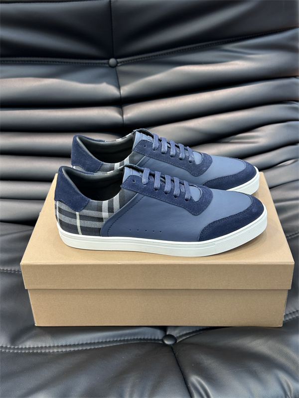 Burberry Shoes-M-0906