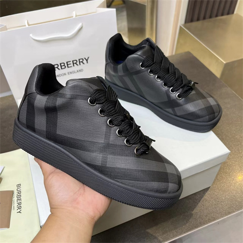 Burberry Shoes-W-0038