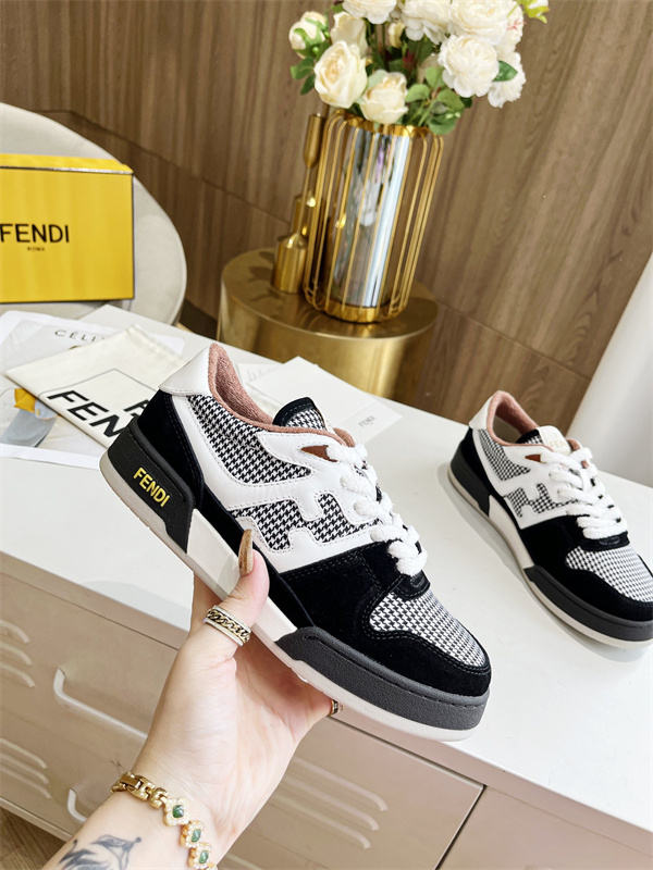 Fendi Shoes-M-0618