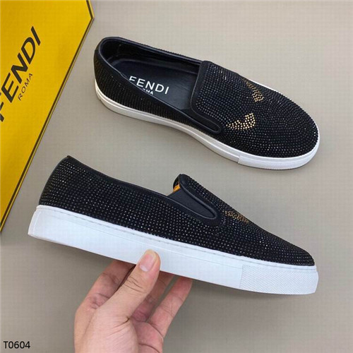 Fendi Shoes-M-082