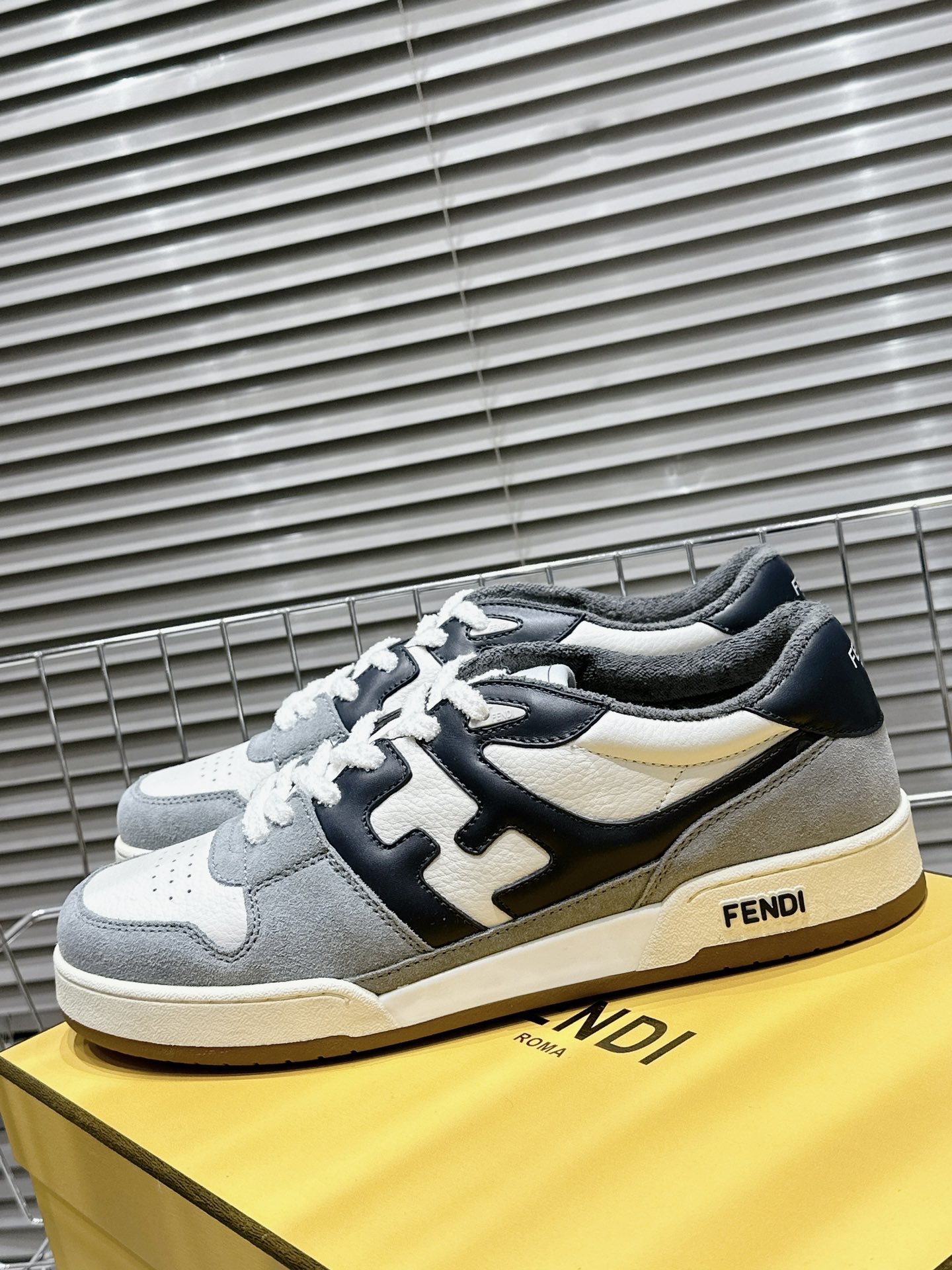 Fendi Shoes-M-0874
