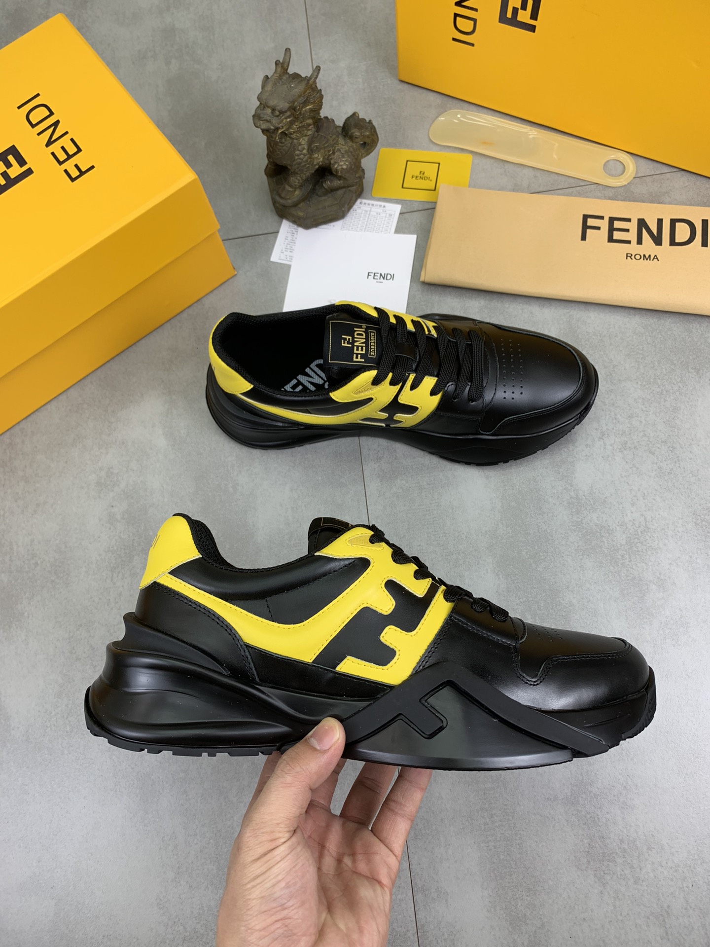 Fendi Shoes-M-0898