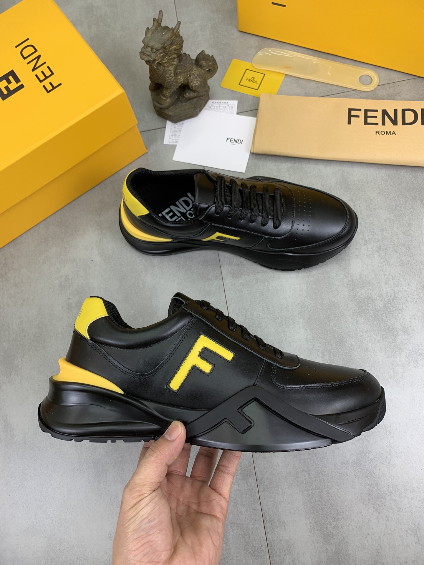 Fendi Shoes-M-0902